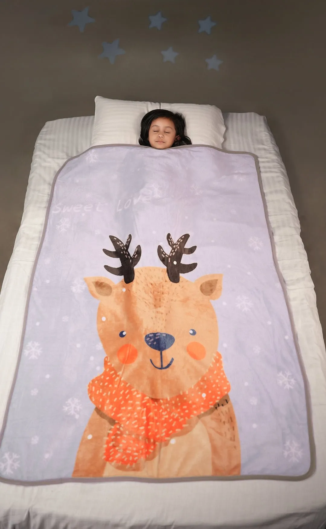 Enchanted Winter Nights: Reindeer Blanket for Girls, 100 * 140 cm